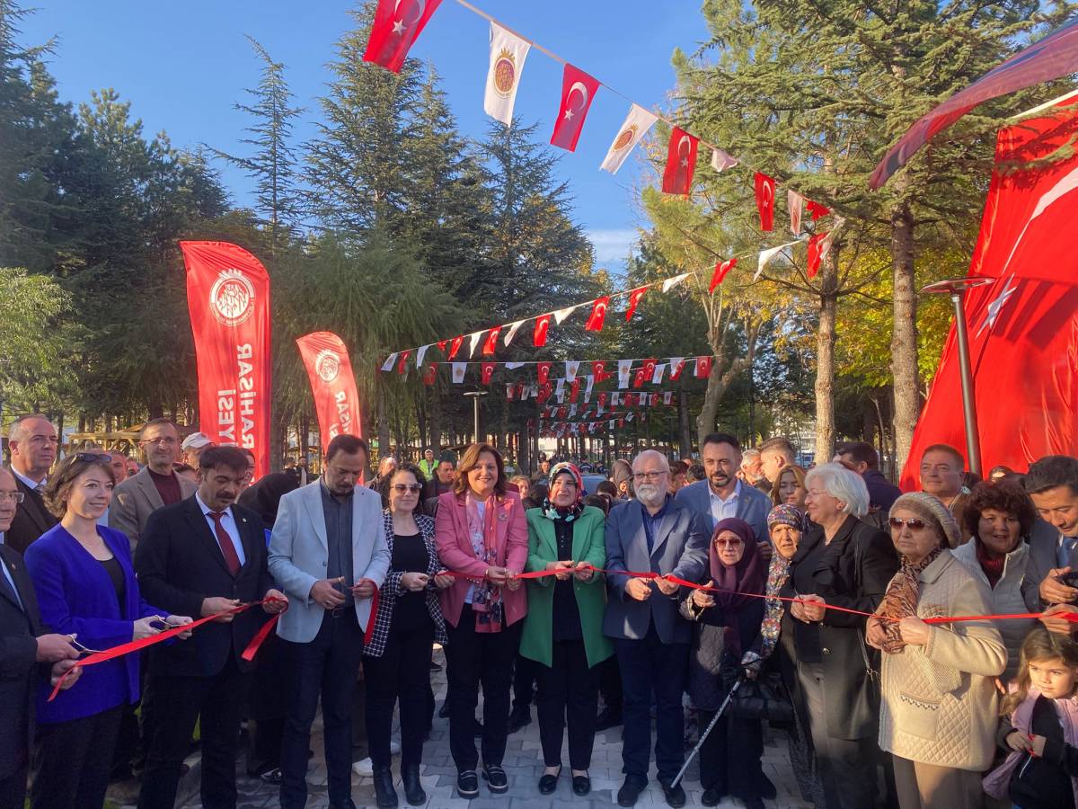 Afyonkarahisar’da Nuri Demirayak Parkı Hizmete Açıldı