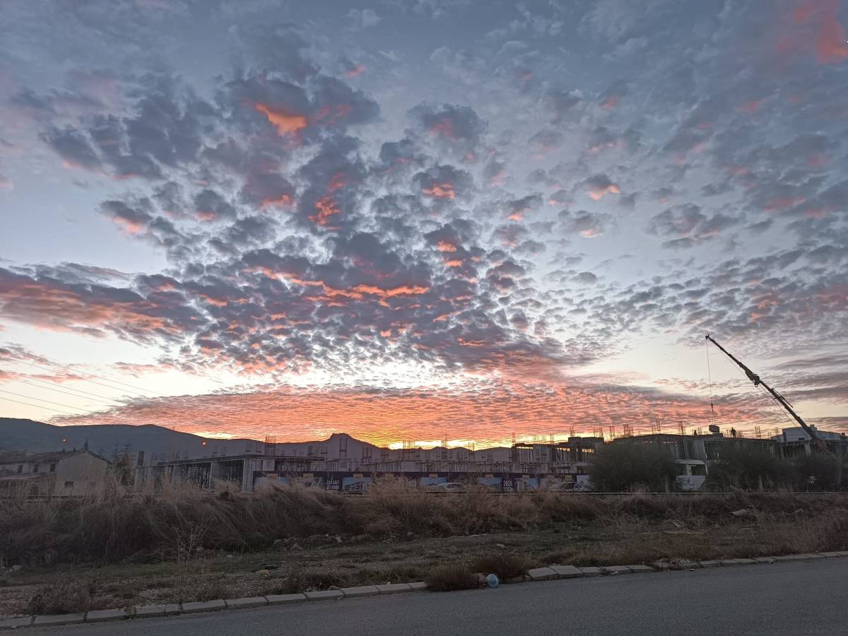 Afyonkarahisar’da Gün Batımı Manzarası Görsel Şölen Oluşturdu