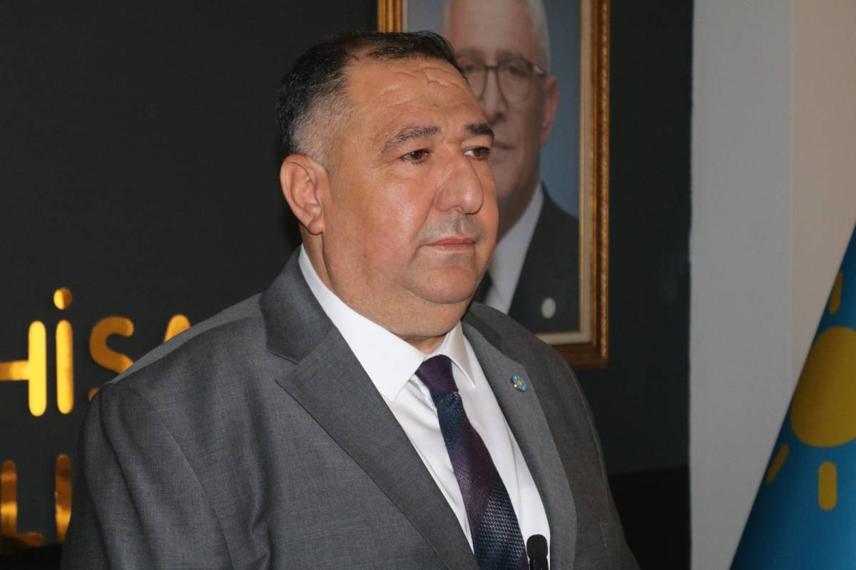 İYİ Parti İl Başkanı Mısırlıoğlu’ndan Atatürk Posteri Tepkisi