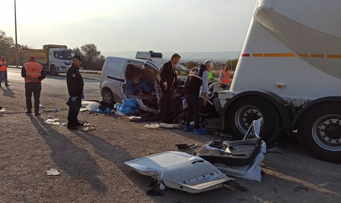 Ankara'da Yürek Burkan Kaza: Tanker ve Hafif Ticari Araç Çarpıştı!