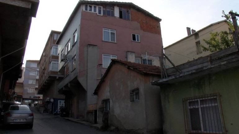 Üsküdar'da Kızgın Yağla Cinayet: Kadın Eşini Uyurken Yaktı, İfadesi Ortaya Çıktı!