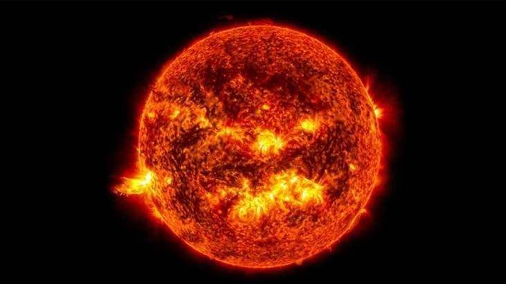 Güneşte Dev Patlama: Türkiye Karanlıkta mı Kalacak?