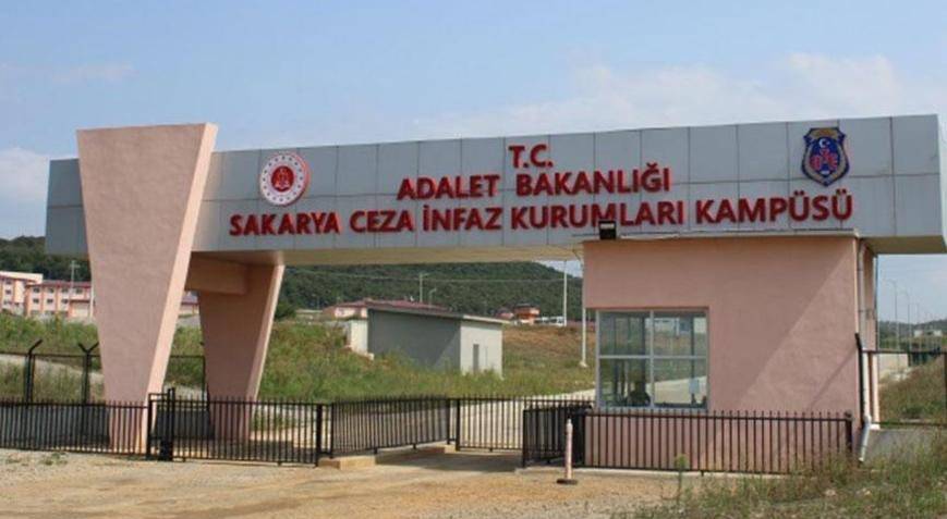 Sakarya Cezaevinde Zehirlenme Şüphesi: 266 Hükümlü Hastaneye Sevk Edildi!
