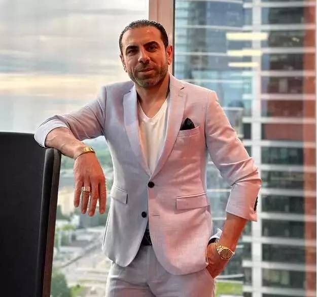 Eski Futbolcu Batuhan Karadeniz Hakkında Kırmızı Bülten Kararı!