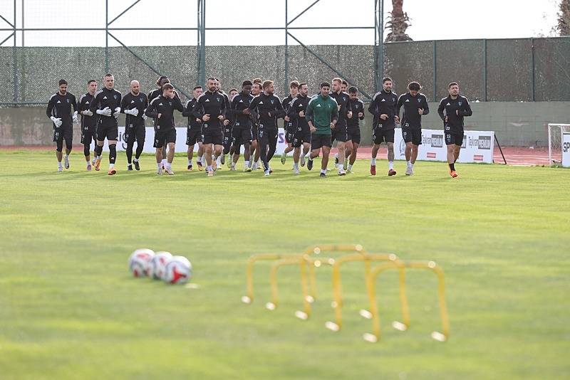 Göztepe – Kocaelispor Maçı Ne Zaman, Hangi Kanalda, Saat Kaçta? Trendyol Süper Lig'in 13. Hafta Mücadelesi!