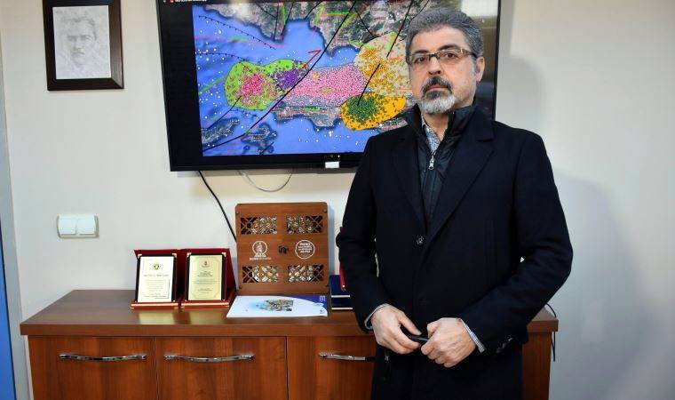 Sındırgı'da Deprem Fırtınası Sürüyor: Prof. Dr. Sözbilir Uyardı!