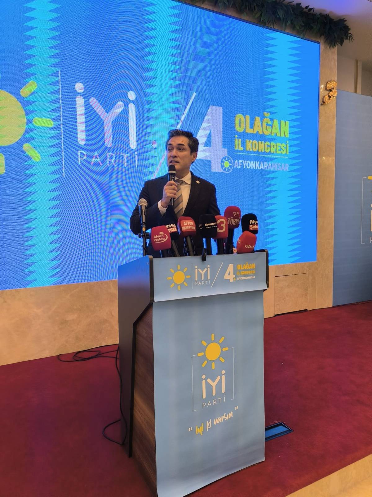 İYİ Parti Afyonkarahisar İl Başkanı Mısırlıoğlu Güven Tazeledi