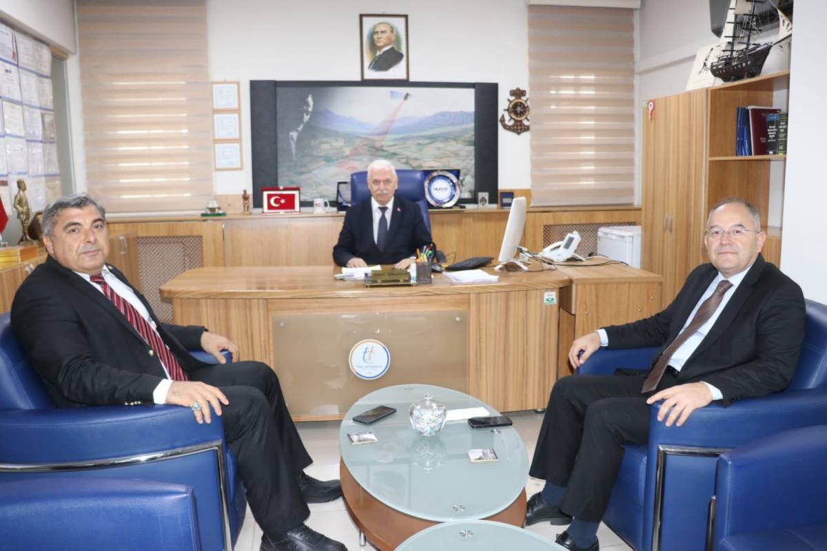 Müdür Sünnetci, Tapu Müdürü Aslanpençesi’ni Ziyaret Etti