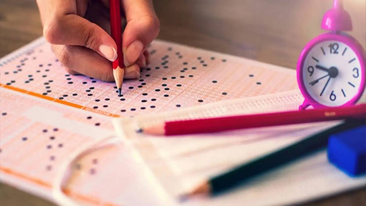 MEB 2026 Sınav Takvimi Açıklandı: LGS ve Bursluluk Sınavı Tarihleri Belli Oldu!