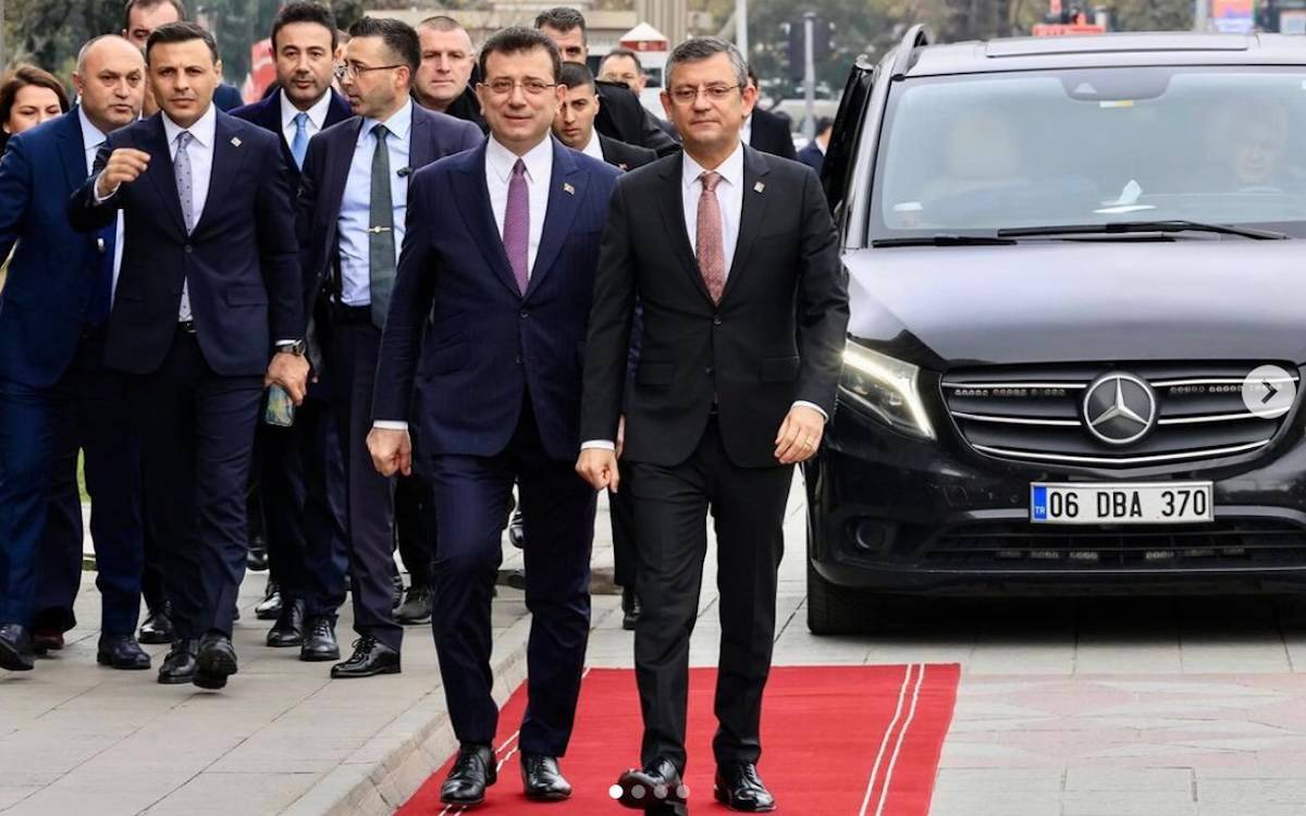 Özgür Özel’den Cumhuriyet Savcısı Akın Gürlek’e Sert Tepki: “Suçlarından Mesul Olmayan Gladyatör!”