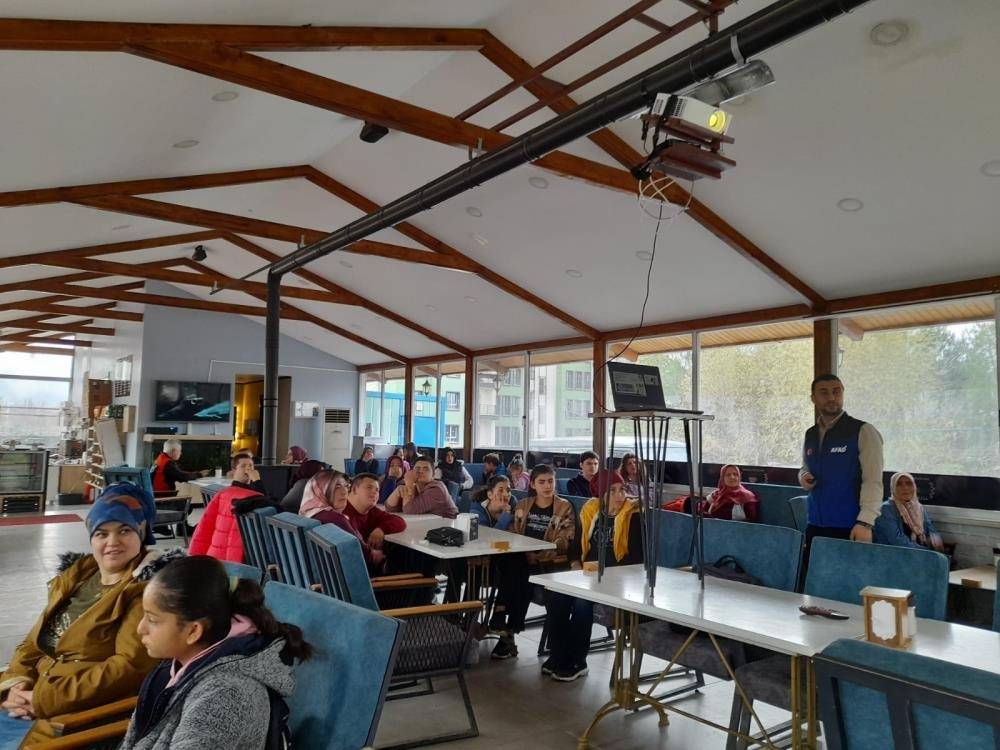 AFAD Başmakçı İlçesinde Vatandaşlara Afet Farkındalık Eğitimi Verdi