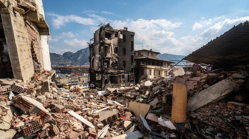 Çınarcık Fayı Mercek Altında: Marmara Kıyısında İki İlçe İçin Dikkat Çeken Deprem Uyarısı!
