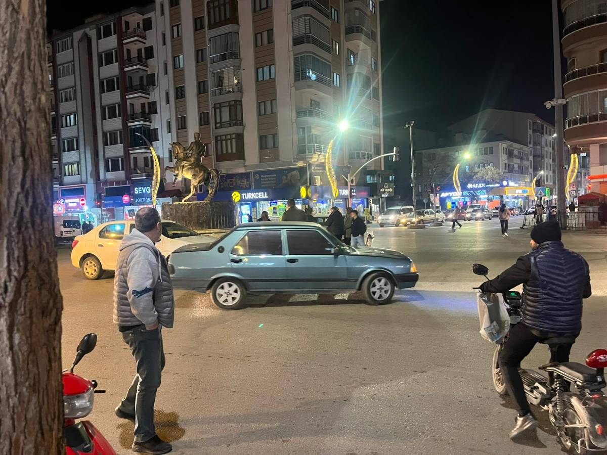 Yeşilyol Kavşağında Maddi Hasarlı Kaza