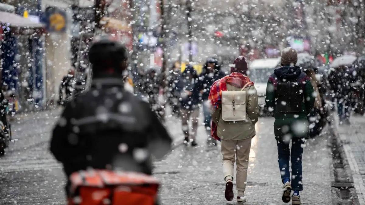 Yeni Yıl Öncesi Soğuk Hava Alarmı: Meteoroloji ve AKOM’dan İstanbul Dahil Kar Uyarısı!