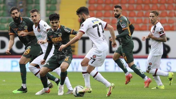 Trendyol Süper Lig’de Alanyaspor - Fatih Karagümrük Maçı Ne Zaman, Saat Kaçta, Hangi Kanaldan İzlenir? İlk 11'ler!