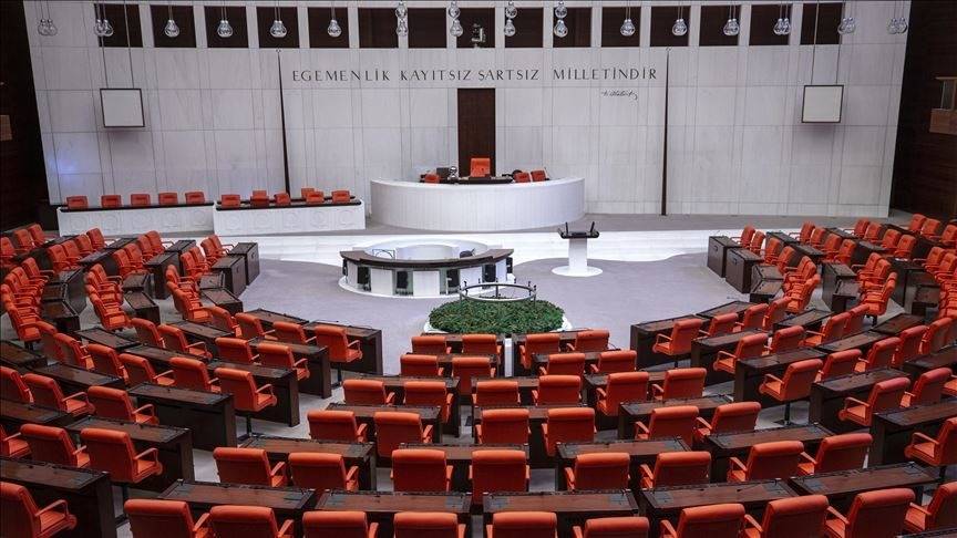 Seyyanen Zam Geri Çekildi, Maliye Bakanlığı Uzmanları Kararı Protesto Etti!