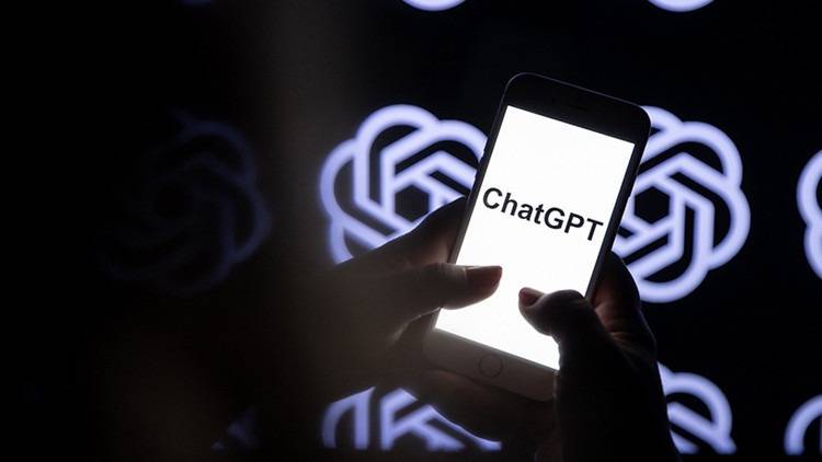 Sosyal Medyayı Karıştıran İddia: ChatGPT Kamerayı İzinsiz mi Açıyor? Gerçek mi Manipülasyon mu? Uzman Açıkladı!