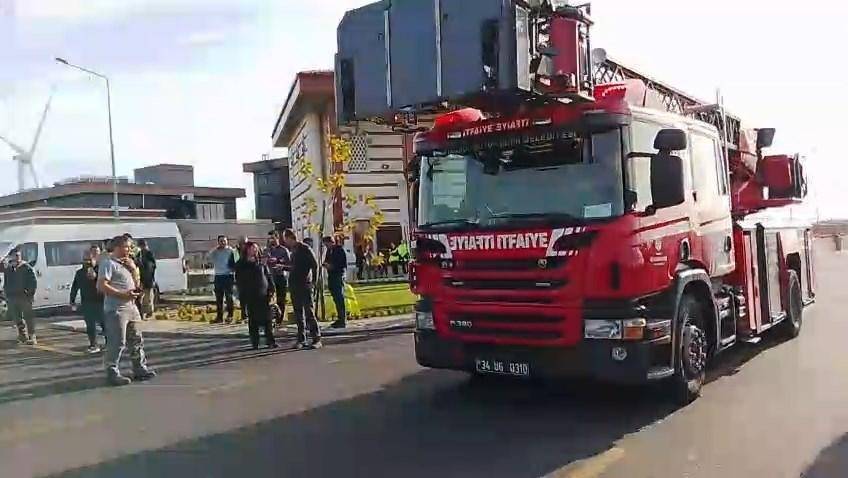 Son Dakika: Silivri’de Doğal Gaz Tesisinde Yangın Paniği!
