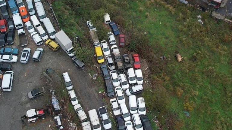 İstanbul'da Dehşet Anları: Otoparkta Yangın Çıktı, 14 Araç Yandı!