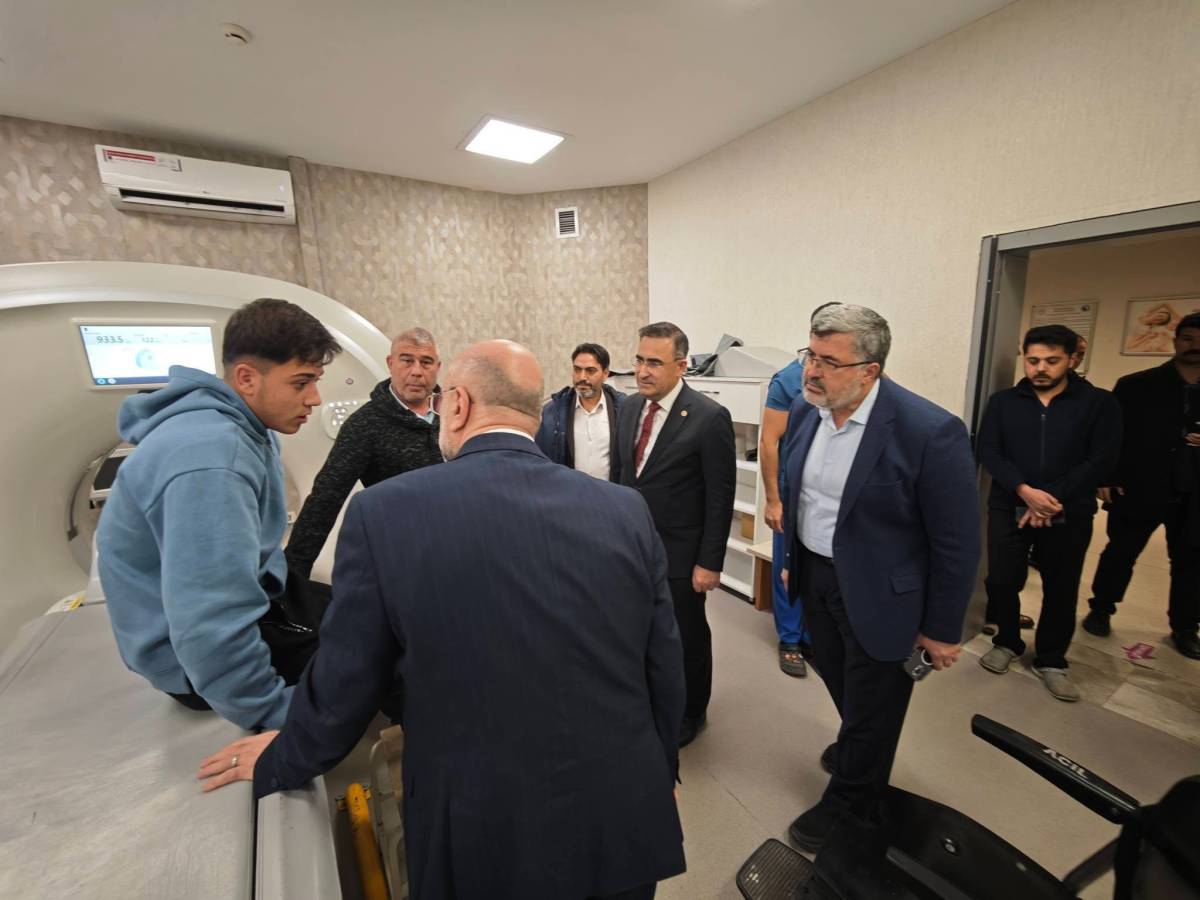 Afyonkarahisar Ak Parti Heyetinden Yaralı Öğrencilere Hastane Ziyareti