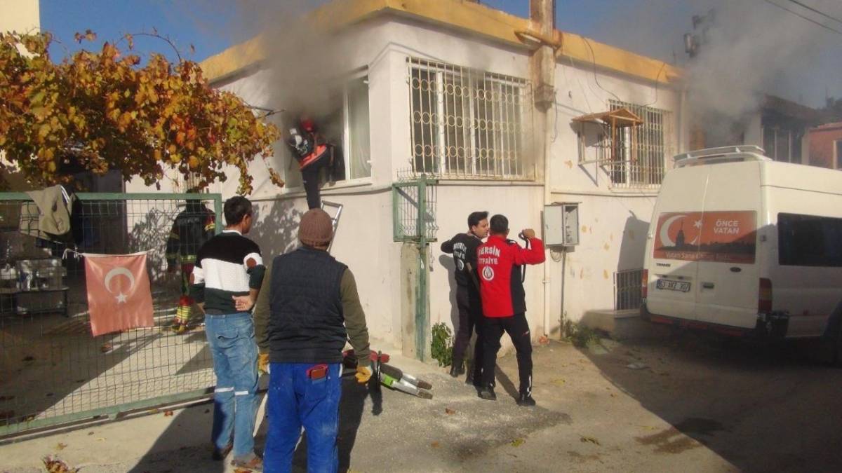 Mersin’de Faciaya Yol Açan Yangın: Anne Ekmek Almaya Gitti, 2 Çocuk Hayatını Kaybetti!