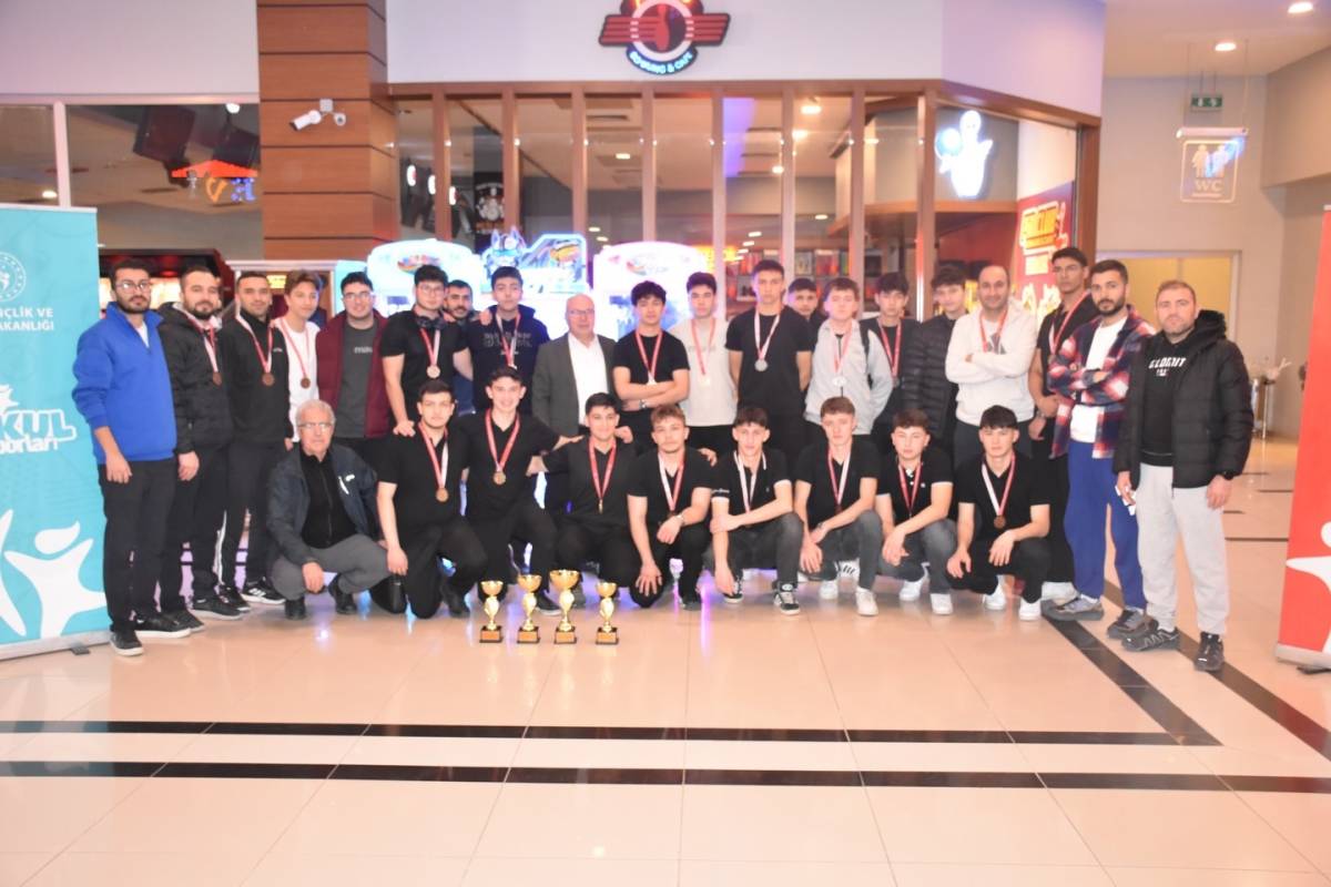 Afyonkarahisar’da Okul Sporları Bowling Müsabakaları Tamamlandı