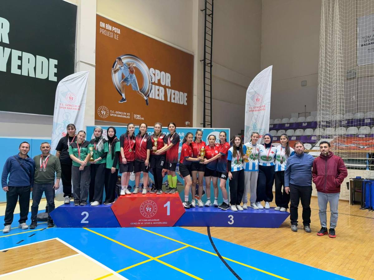 Afyonkarahisarlı Gençler Masa da Yarıştı