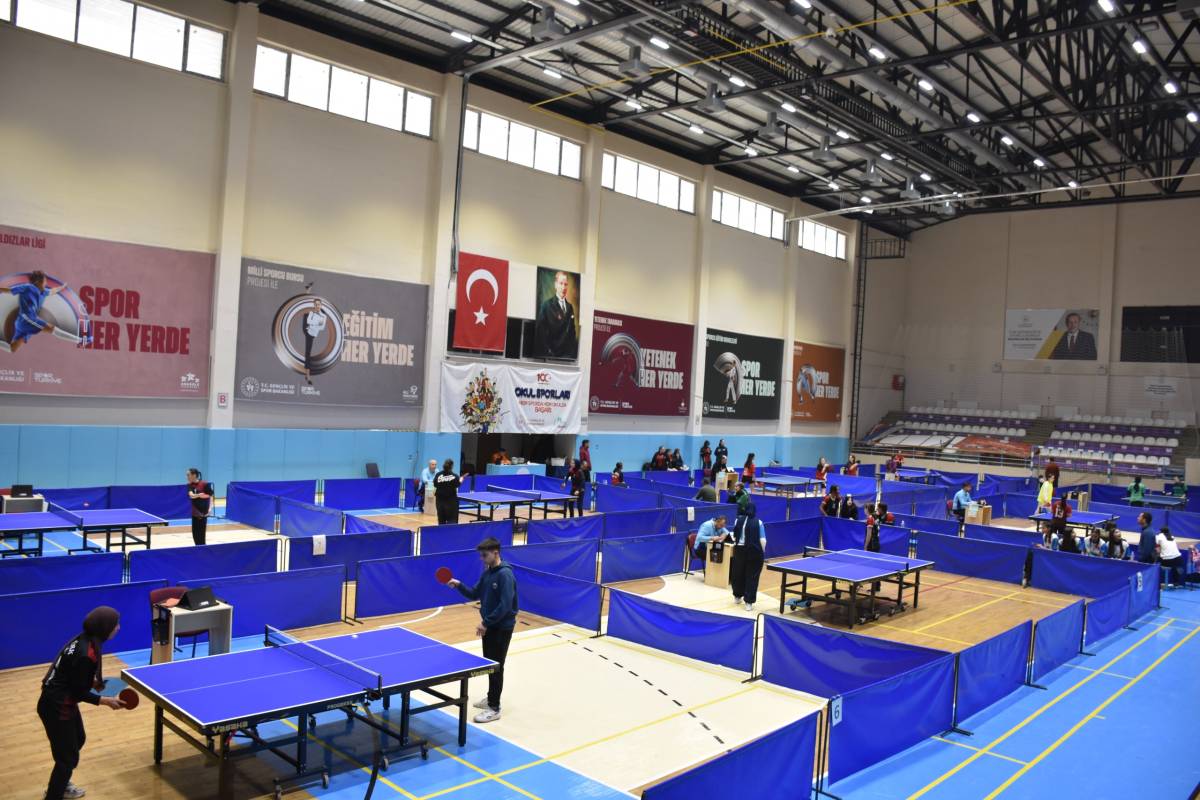 Afyonkarahisarlı Gençler Masa da Yarıştı