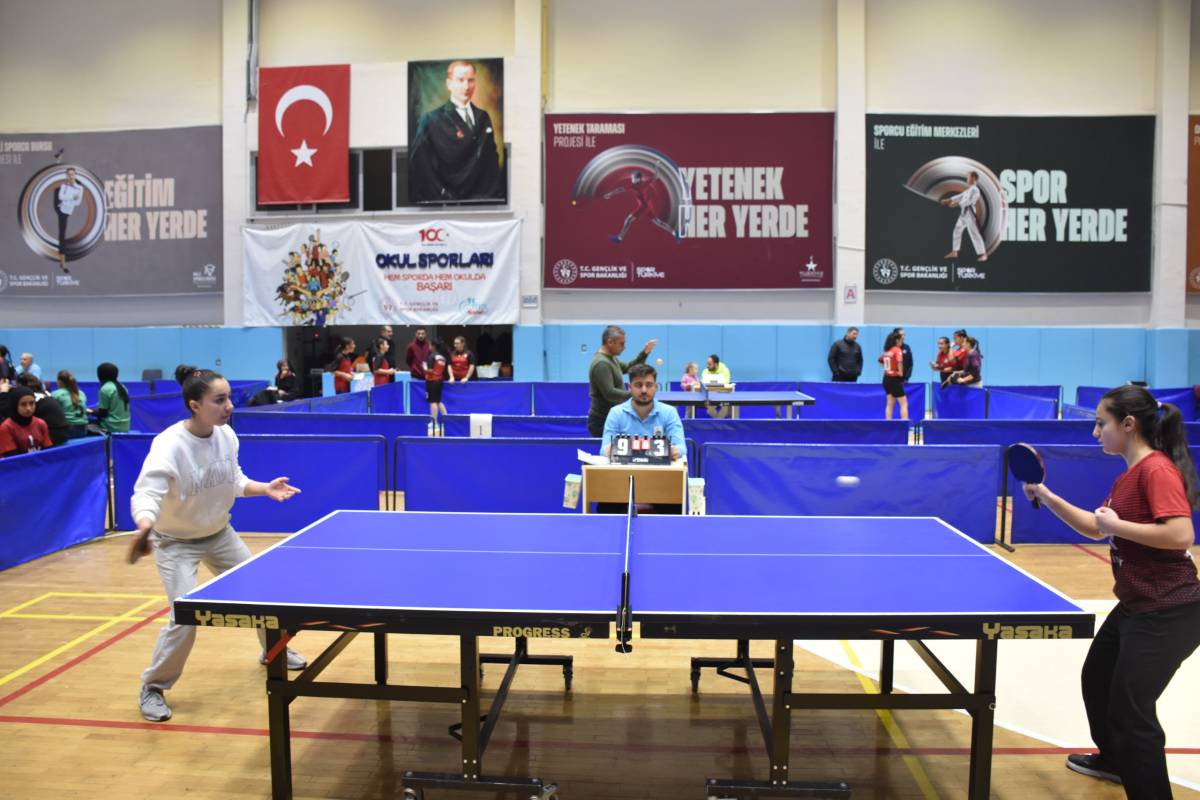 Afyonkarahisarlı Gençler Masa da Yarıştı