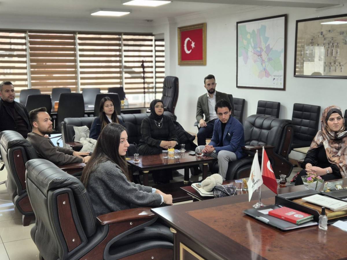 AKÜ Genç Topluluklarından AK Parti Afyonkarahisar İl Başkanlığı’na Ziyaret