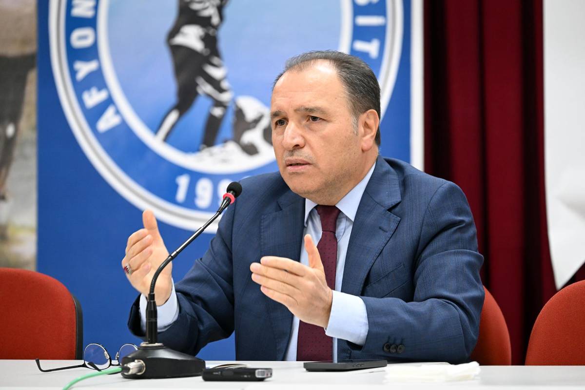 AKÜ Rektörü Karakaş, Sosyolojinin Geçmişini ve Geleceğini Anlattı