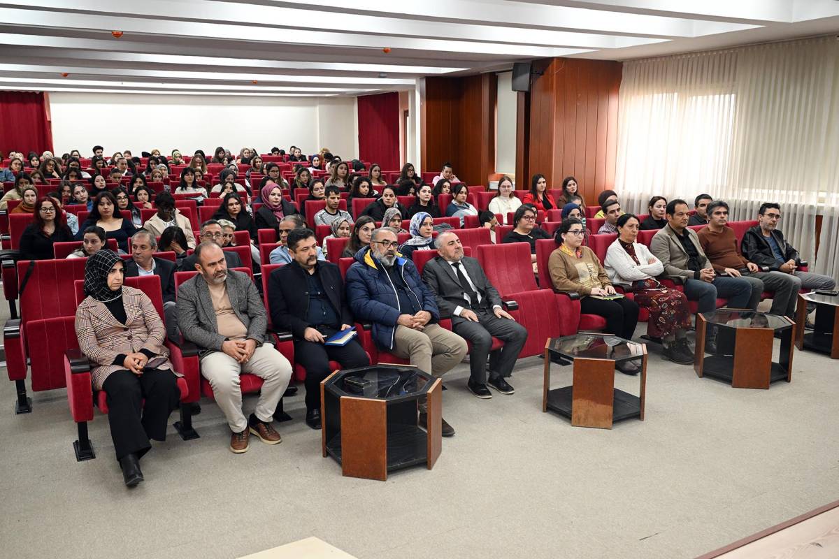 AKÜ Rektörü Karakaş, Sosyolojinin Geçmişini ve Geleceğini Anlattı