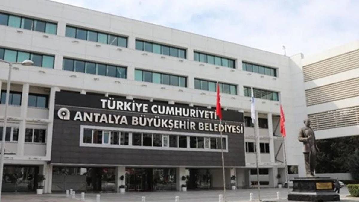 SON DAKİKA: CHP'li Antalya Büyükşehir Belediyesi'ne Yolsuzluk Operasyonu! Muhittin Böcek İfade Verecek!