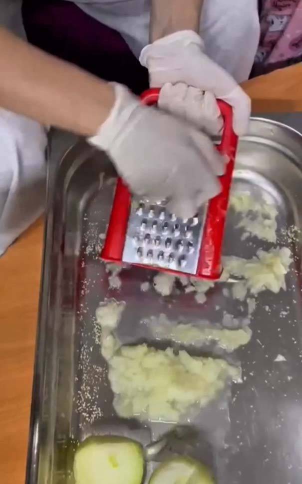 Bacım Sultan Yurdu'nda Öğrenciler Çiğköfte Yaptı