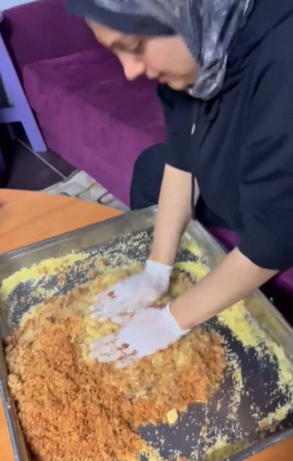 Bacım Sultan Yurdu'nda Öğrenciler Çiğköfte Yaptı