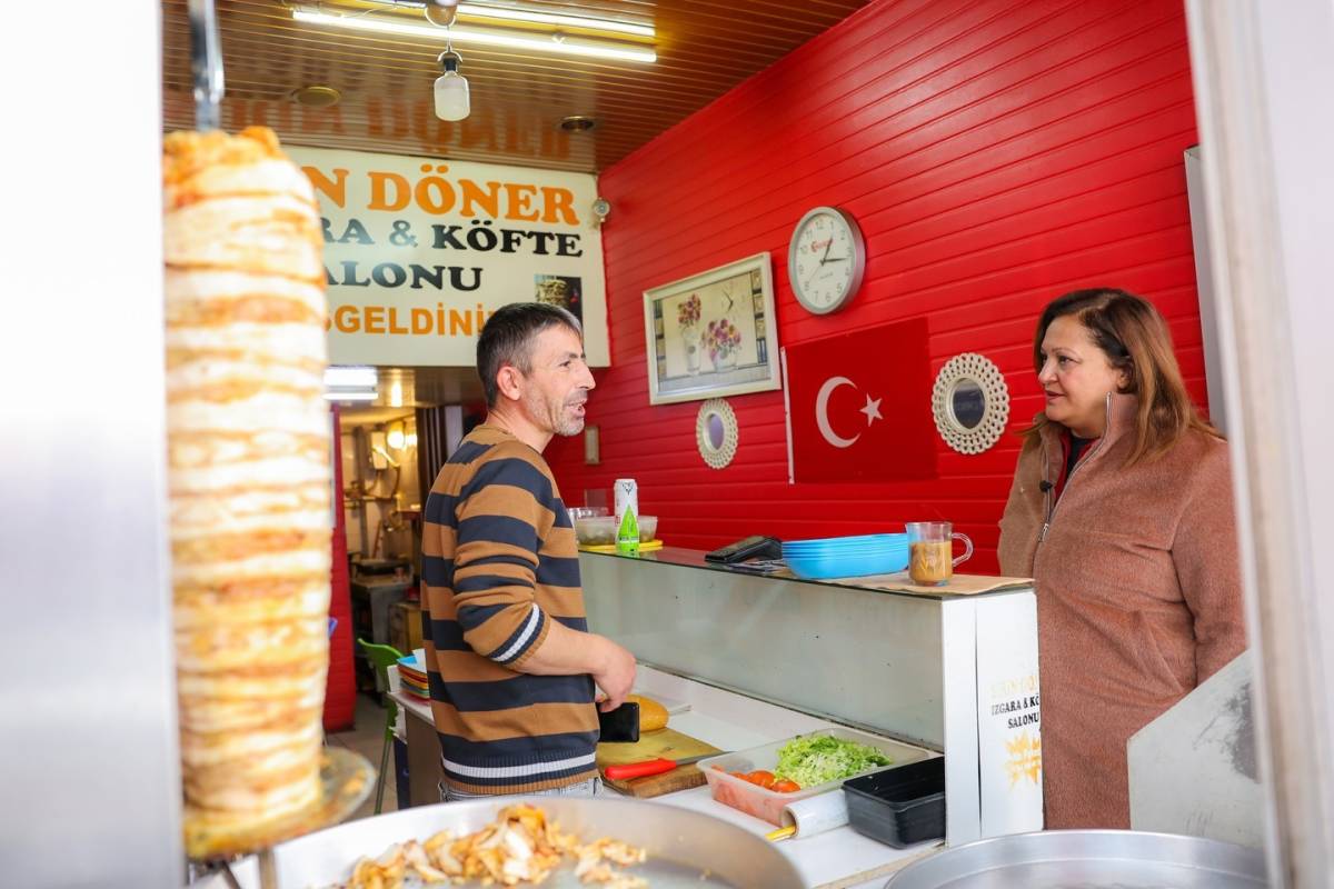 Başkan Köksal Gazlıgöl Caddesi Esnafıyla Buluştu