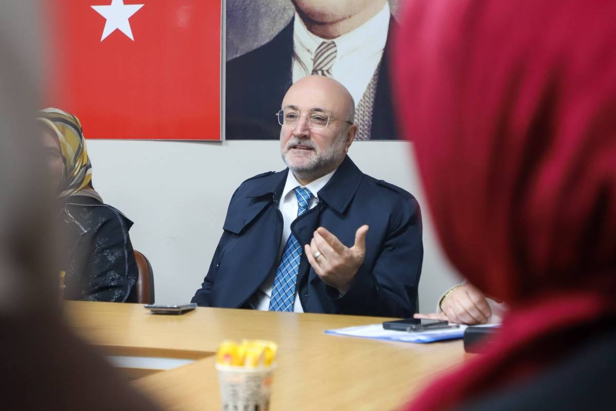 Başkan Şahin AK Parti Afyonkarahisar Kadın Kolları Yeni Yönetimiyle Bir Araya Geldi