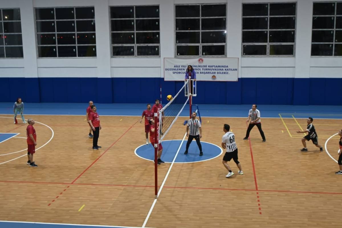 Çay’da ‘2025 Aile Yılı’ Coşkusu Voleybol Turnuvası ile Başladı