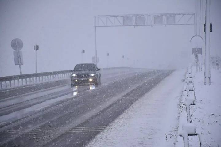 İstanbul'a Kar Alarmı: Sıcaklıklar -1 Dereceye Düşecek, Meteoroloji 16 İle Sarı Kodlu Uyarı Verdi!