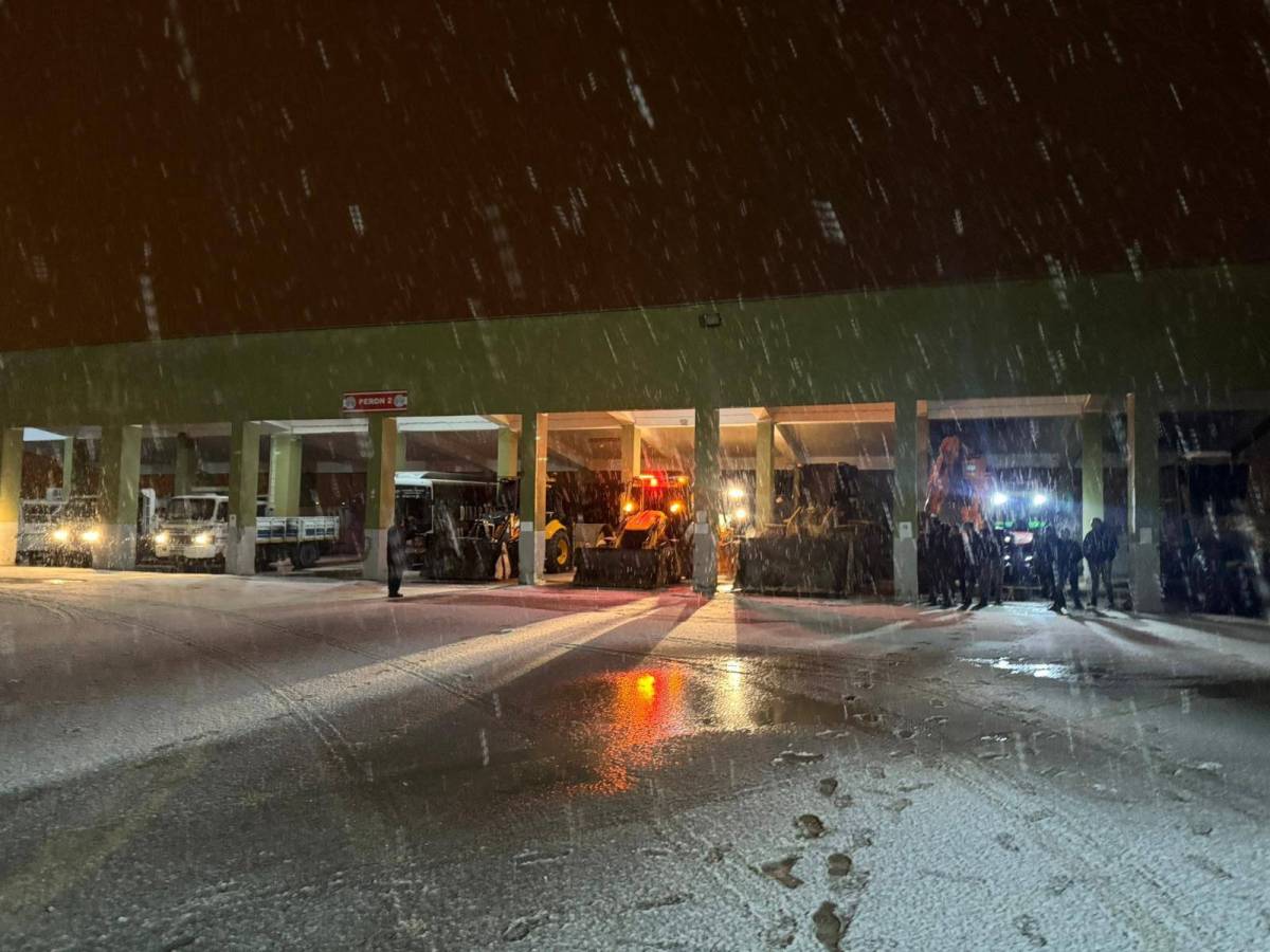 Dinar Belediyesi Ekipleri 7/24 Sahada