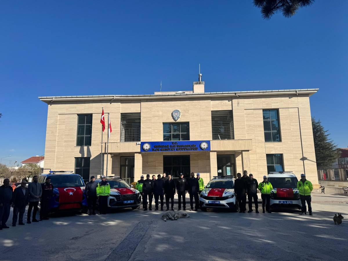 Emirdağ’da Yeni Araçlar Törenle Emniyet ve Jandarmaya Teslim Edildi