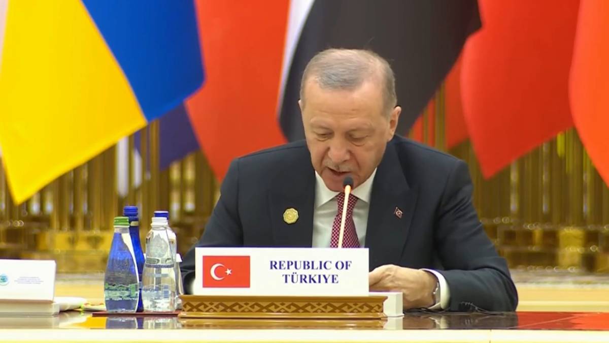 Cumhurbaşkanı Erdoğan'dan Türkmenistan'da Açıklamalar: 
