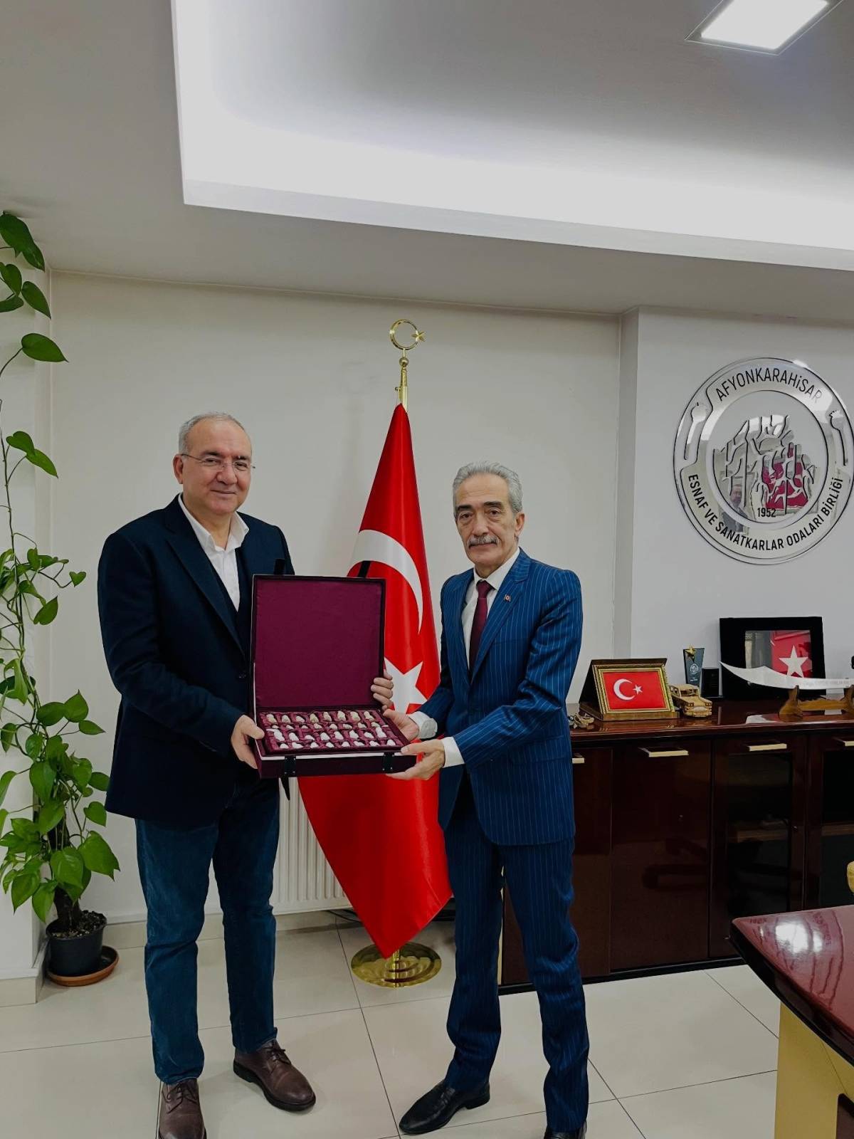 İscehisar Mermerciler Derneği’nden ESOB Başkanı Cengiz Üstün’e Ziyaret