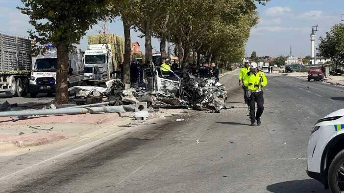Kırmızı Işıkta Öğretmenin Aracına Çarpmıştı! Feci Kazada İstenen Ceza Belli Oldu!