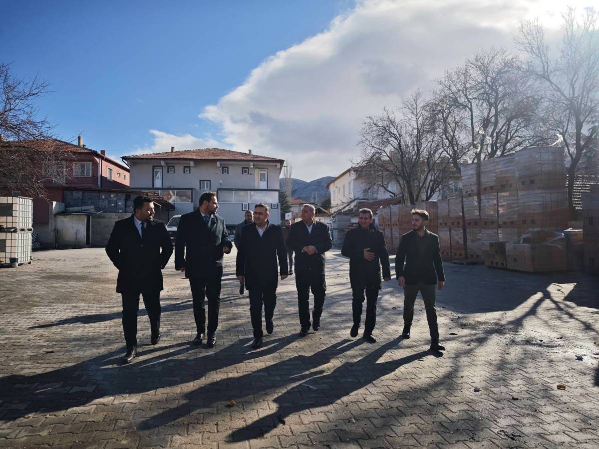 Milletvekili Arslan’dan Tatarlı Belde Başkanı Gümüş’ün İş Yerine Ziyaret