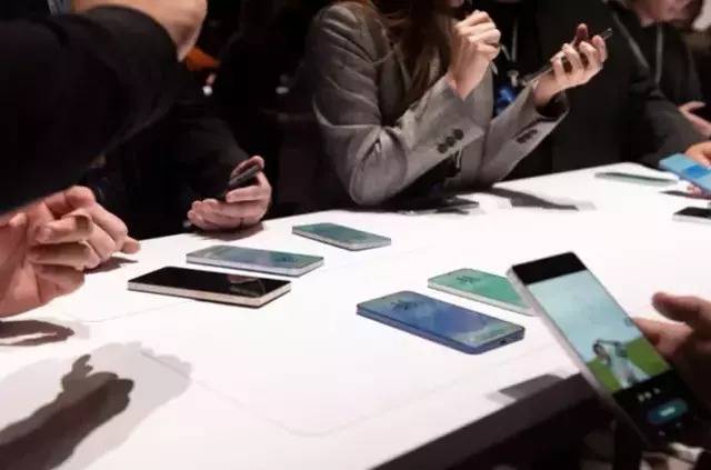 Öğrenciye ÖTV’siz Telefon Düzenlemesi Meclis’ten Geçti mi- Başvuru Şartları Neler? Hangi Marka Telefonlar Geçerli? Tüm Detaylar!