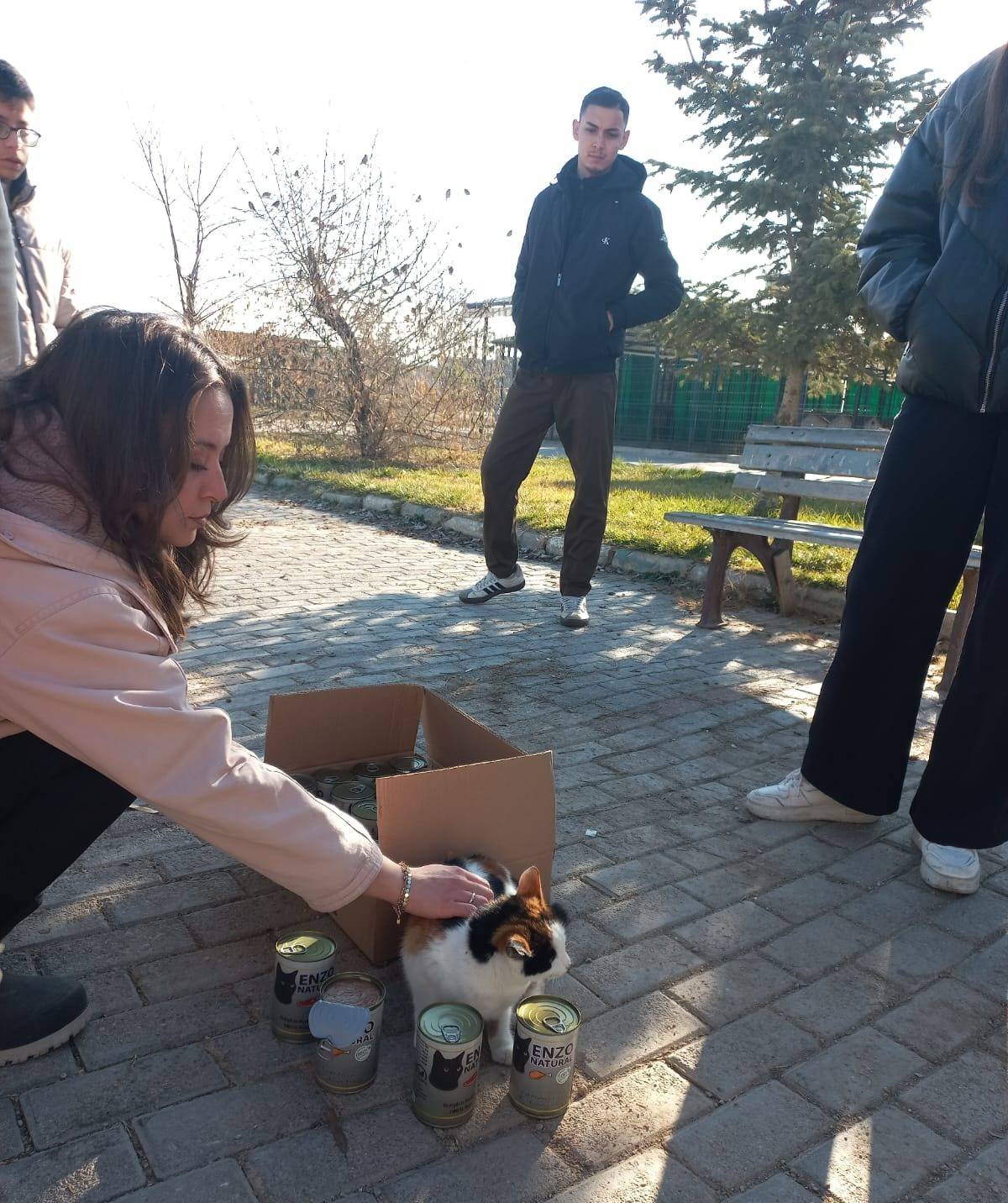 Rahmiye Sare Palalı Teknik Koleji Öğrencilerinden Hayvan Barınağı Ziyareti