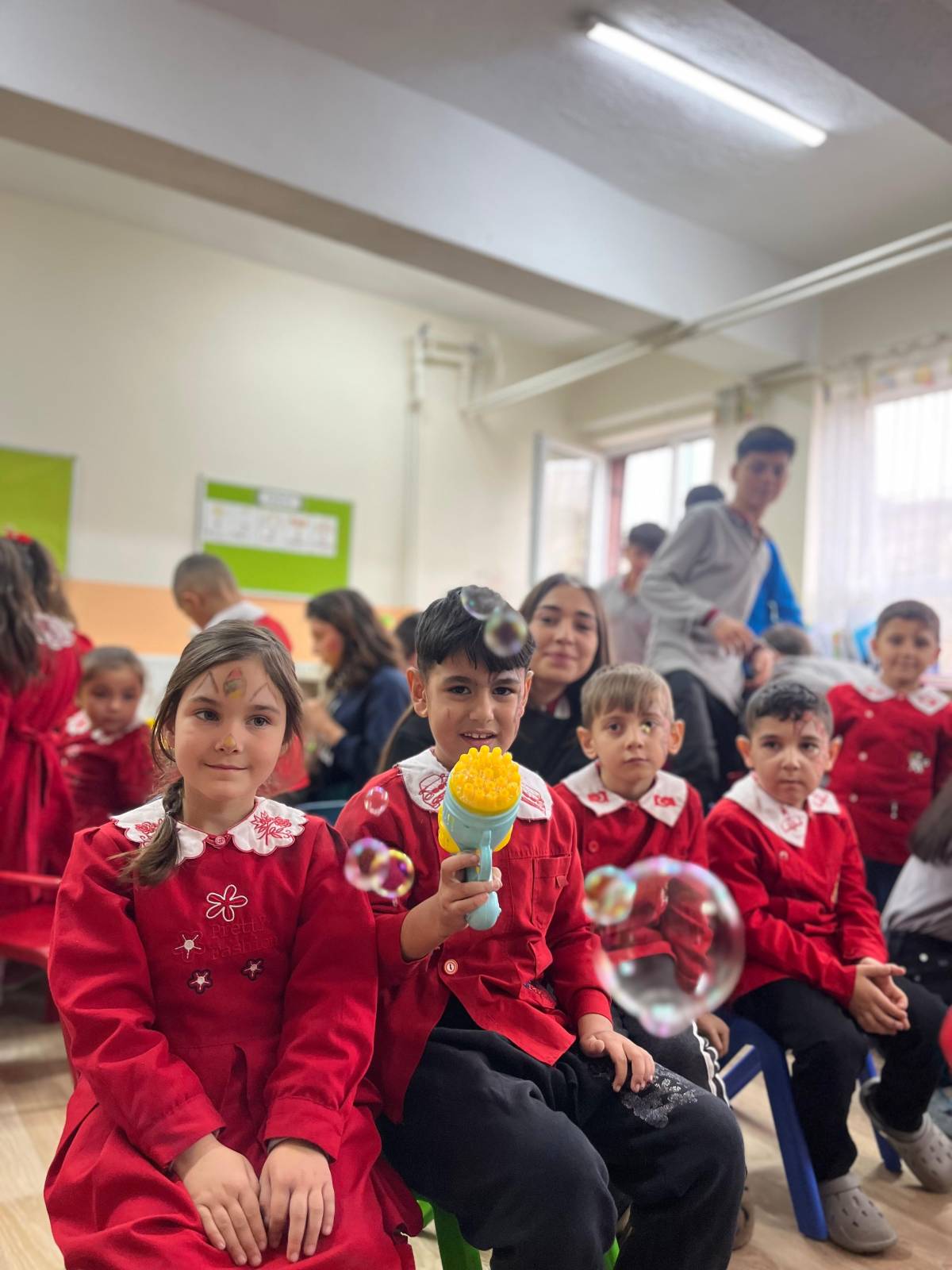 Rahmiye Sare Palalı Teknik Koleji Öğrencilerinden Minik Kalplere Dokunuş