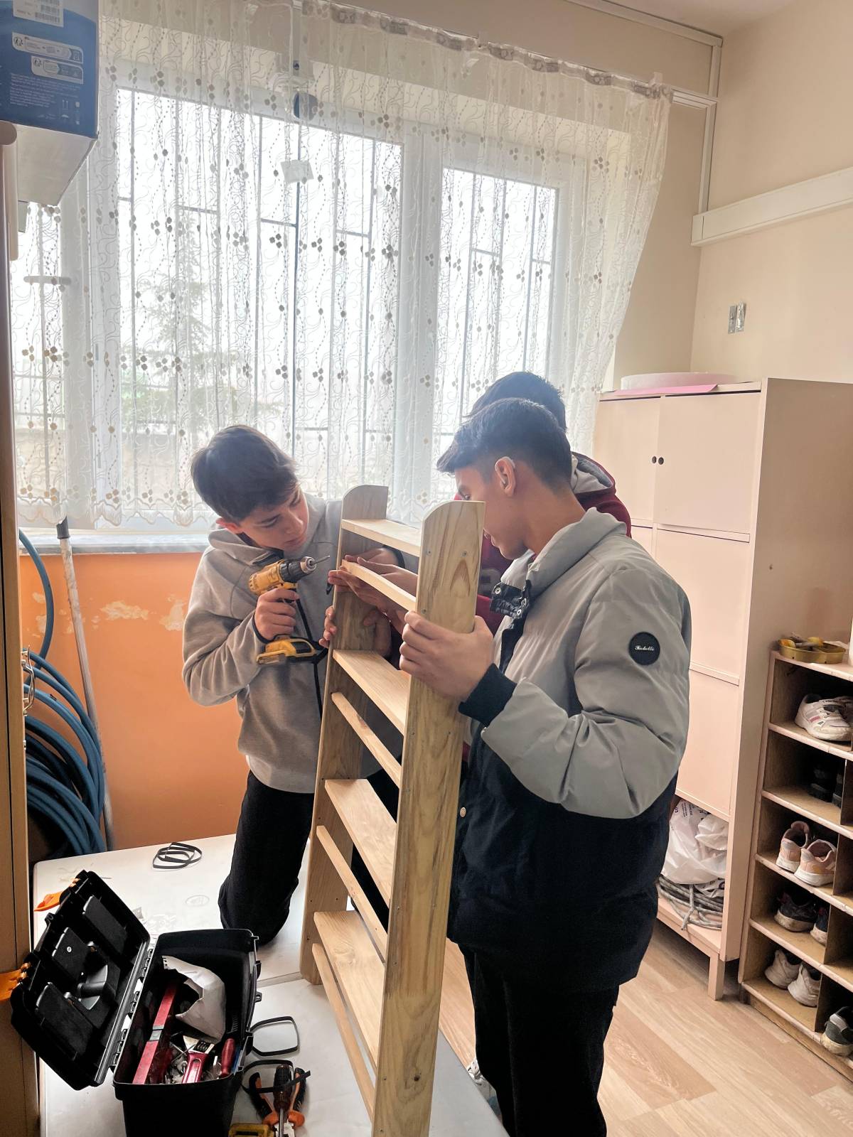 Rahmiye Sare Palalı Teknik Koleji Öğrencilerinden Minik Kalplere Dokunuş