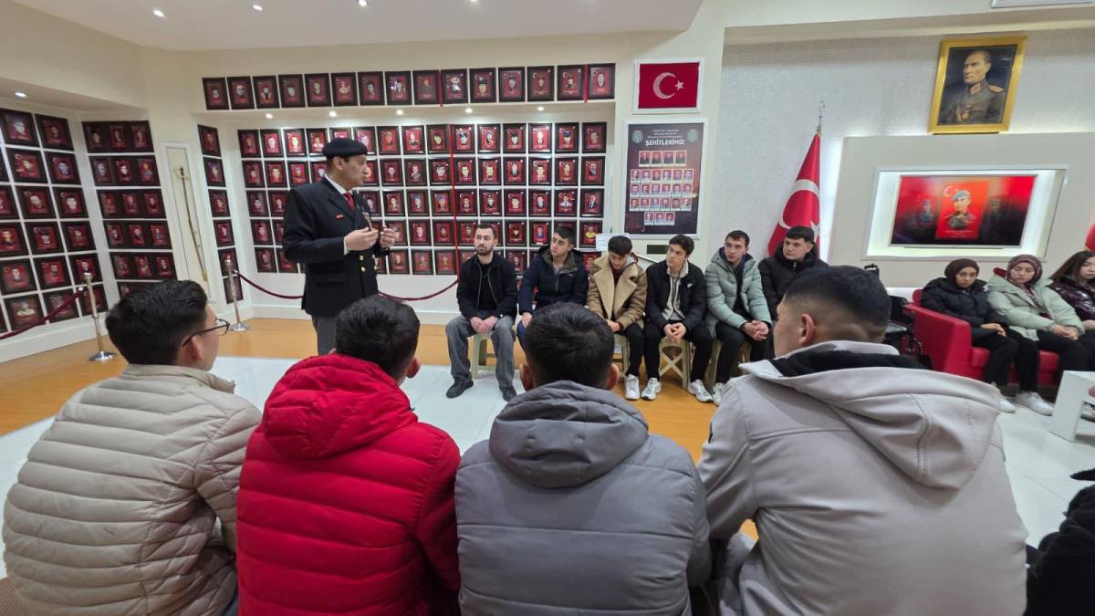 RSP Öğrencilerden Şehit ve Gaziler Derneği’ne Anlamlı Ziyaret